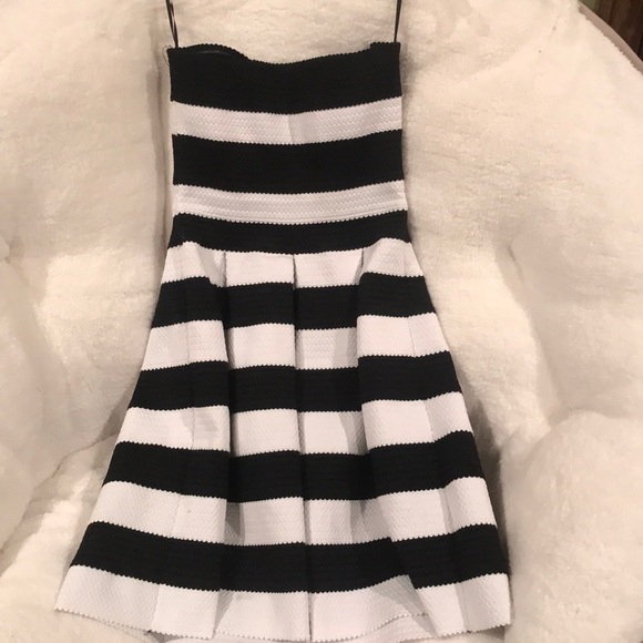 Express Black and White Tube top dress - Picture 2 of 4